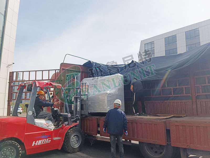 班魯尼特→中山鐵王：定制試壓機順利發貨，助力高端制造